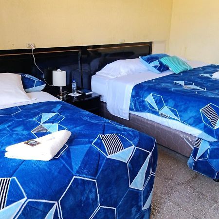 Hotel Kasa Kamelot Las Rosas كويتزالتنانغو المظهر الخارجي الصورة