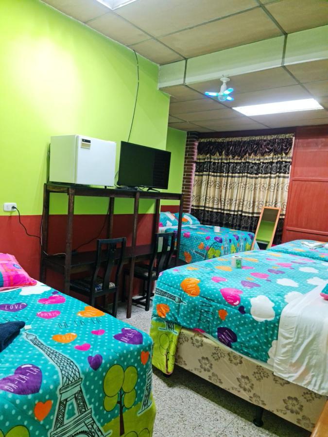 Hotel Kasa Kamelot Las Rosas كويتزالتنانغو المظهر الخارجي الصورة