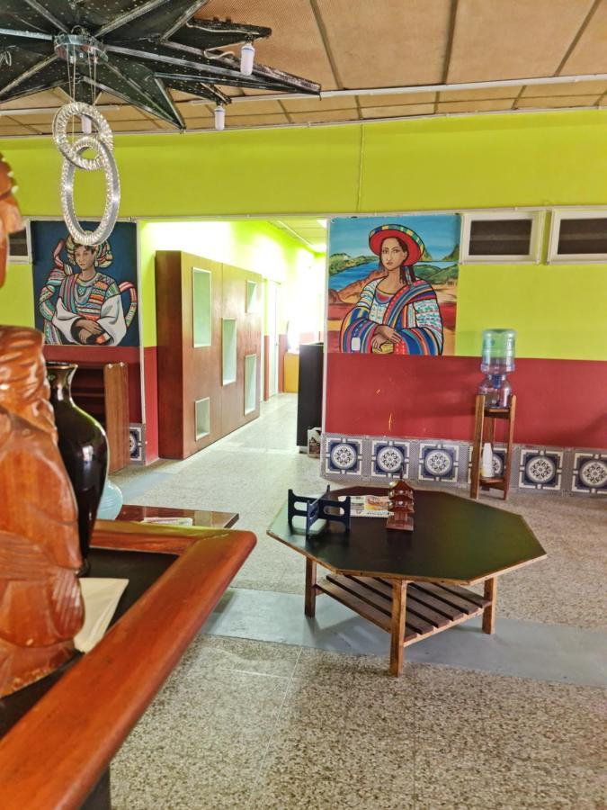 Hotel Kasa Kamelot Las Rosas كويتزالتنانغو المظهر الخارجي الصورة