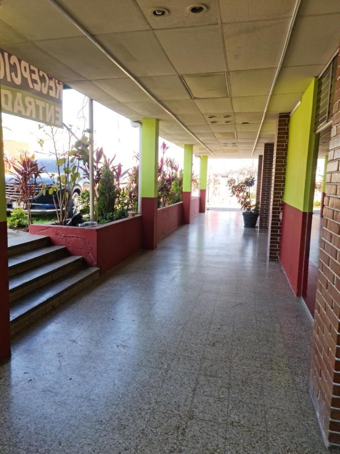 Hotel Kasa Kamelot Las Rosas كويتزالتنانغو المظهر الخارجي الصورة