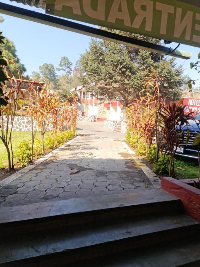 Hotel Kasa Kamelot Las Rosas كويتزالتنانغو المظهر الخارجي الصورة